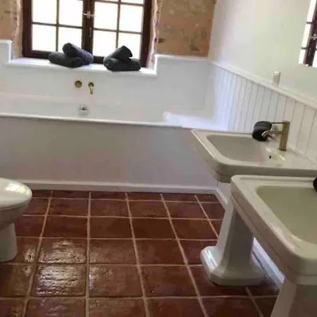 Large Farmhouse On The River, With Private Pool * Albas (Lot)