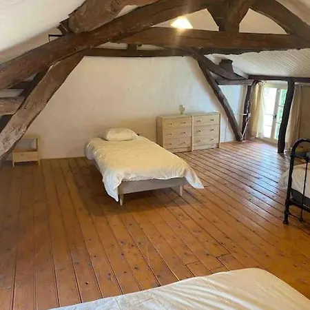 Large Farmhouse On The River, With Private Pool Prázdninový dům